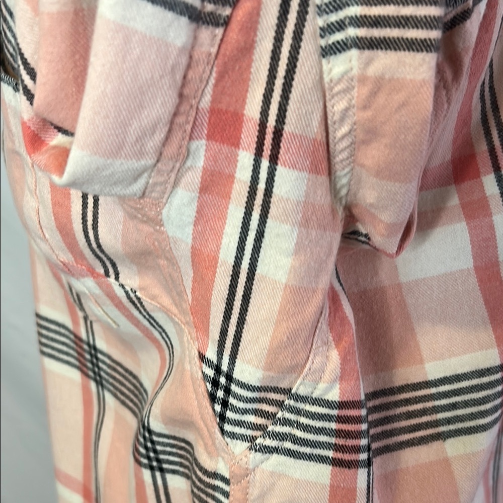 Duluth Trading Co.
Women’s Peach/salmon Plaid Shirt - Picture 5 of 7